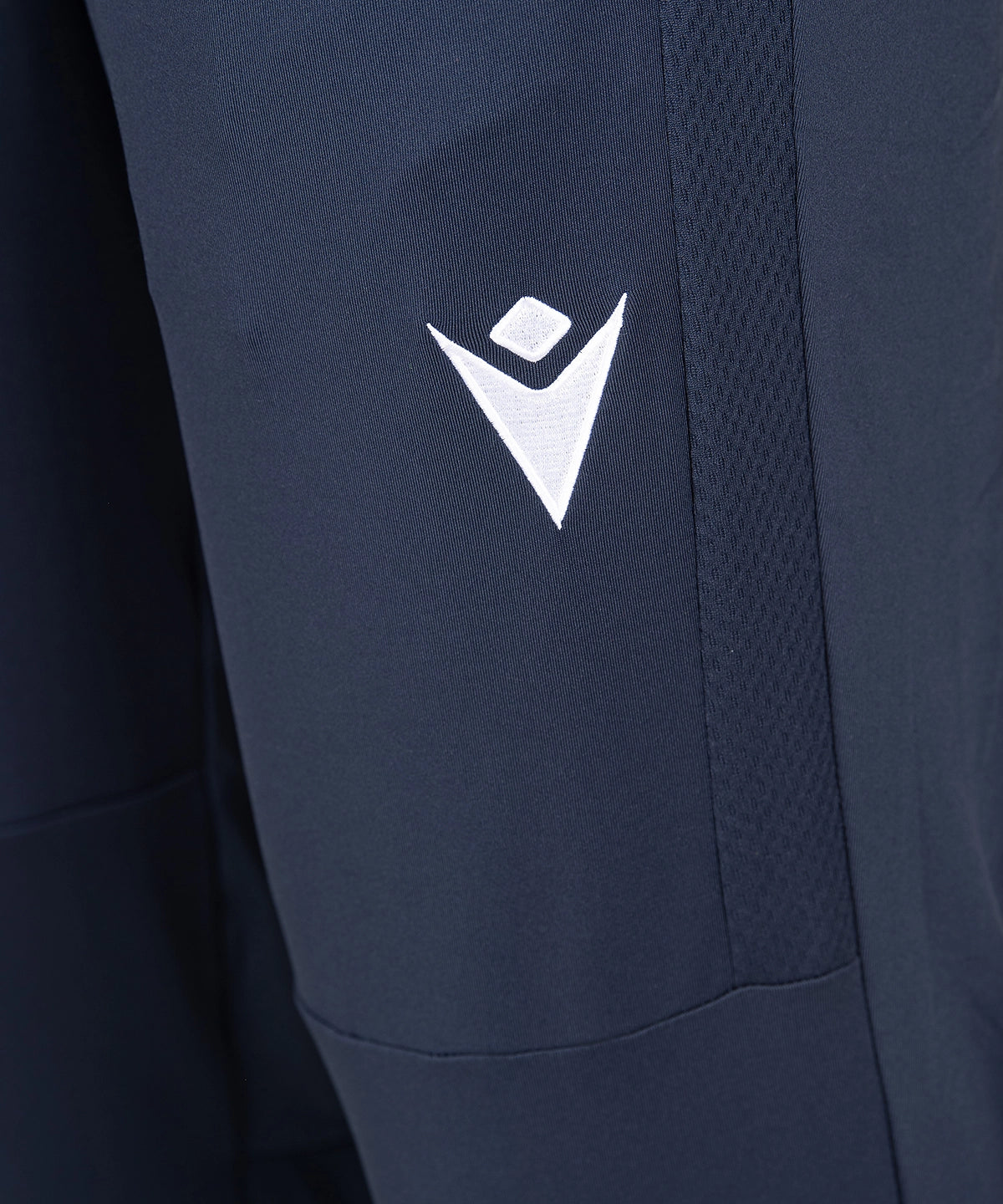 PANTALON LARGO TRAINING TEC BKN MARINO 26/27 JR